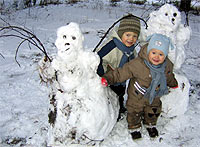 Sniegavīrs ar draudzeni